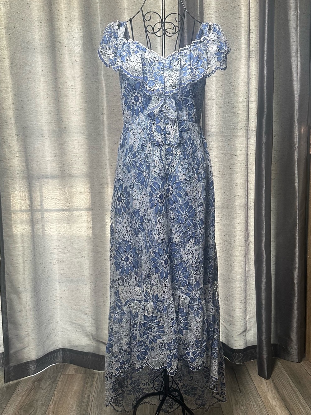 NWT BCBGMaxAzria Blue Floral Lace High-Low Maxi Dress Size L